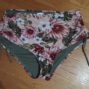 High waisted bikini bottom. Retro cute! Size small